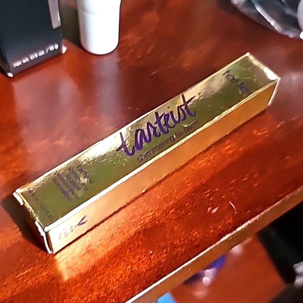 Tarte Lipgloss in Shade "Strike Gold" - Picture 3 of 6